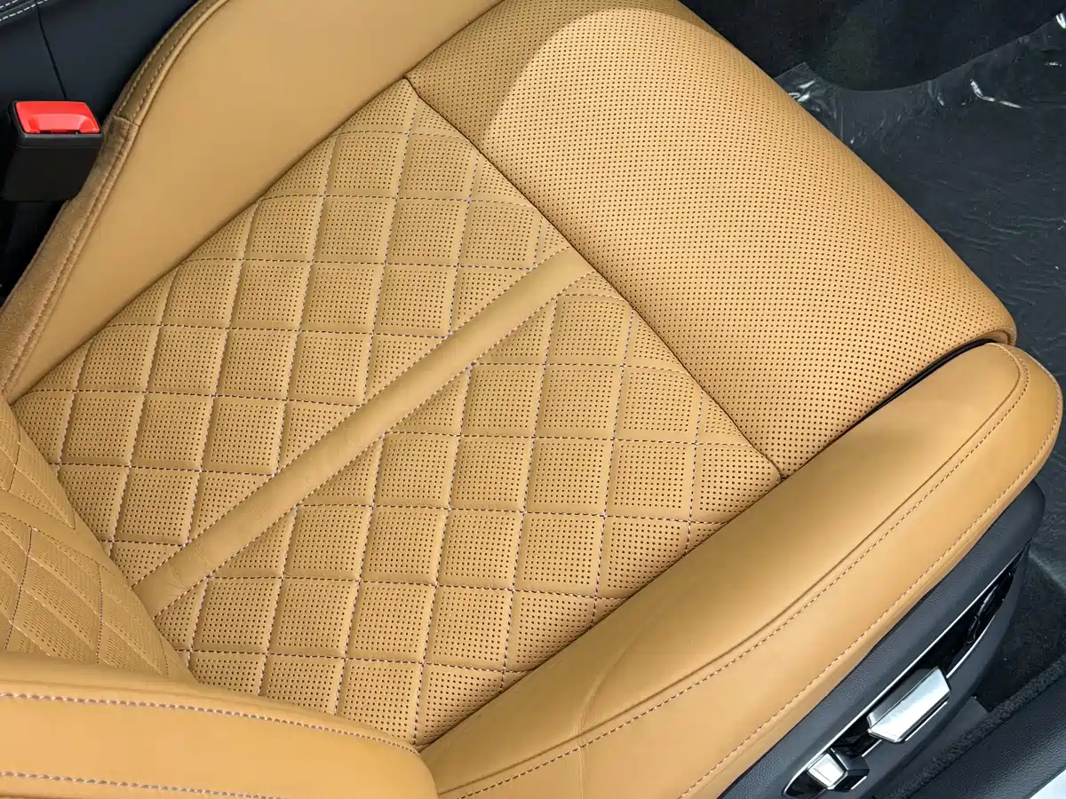 Фото 26 - Audi A8