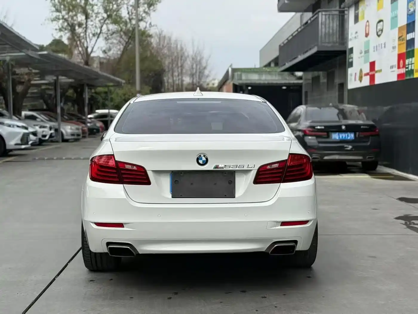 BMW 5 Series 2013 535Li Leadership фото 8