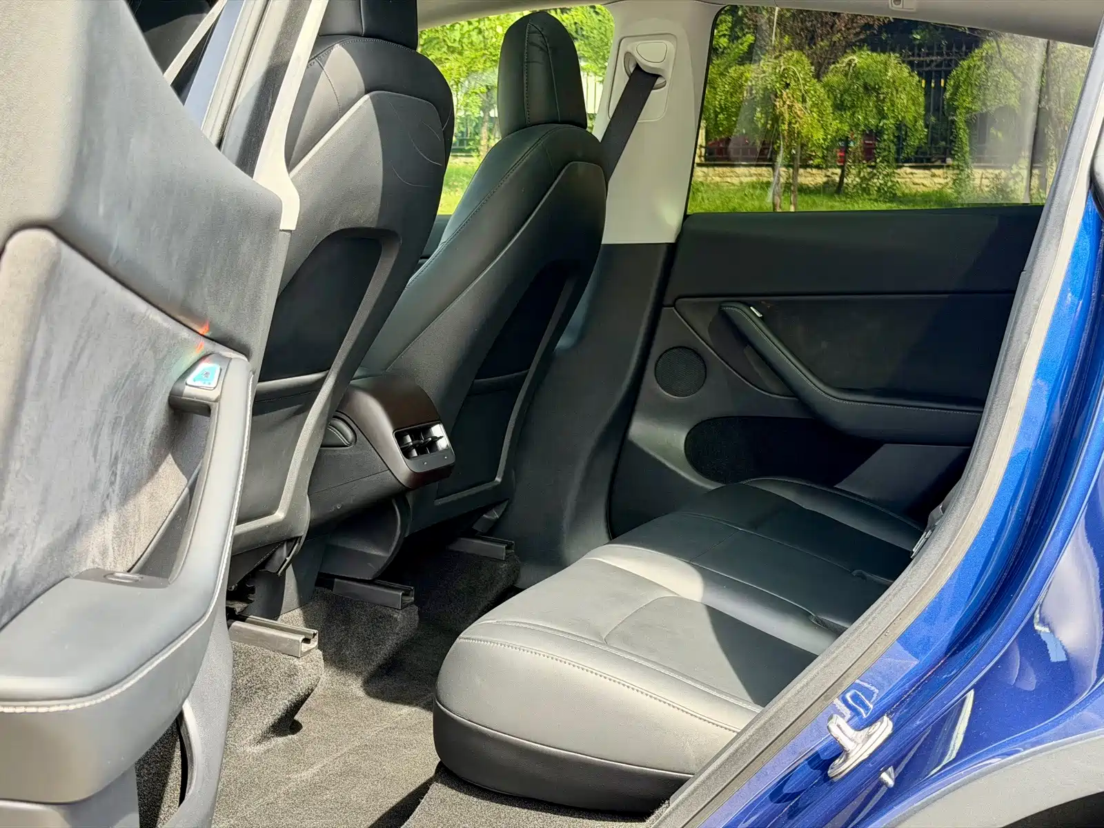 Photo 8 - Tesla Model Y