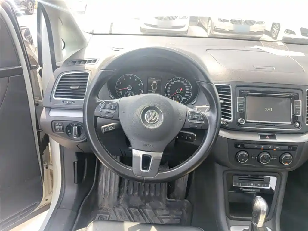 Volkswagen Sharan 2014 2.0TSI Standard фото 11