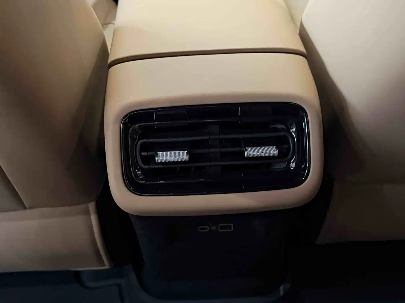 Geely Galaxy Galaxy A7 2025 EM-i фото 9