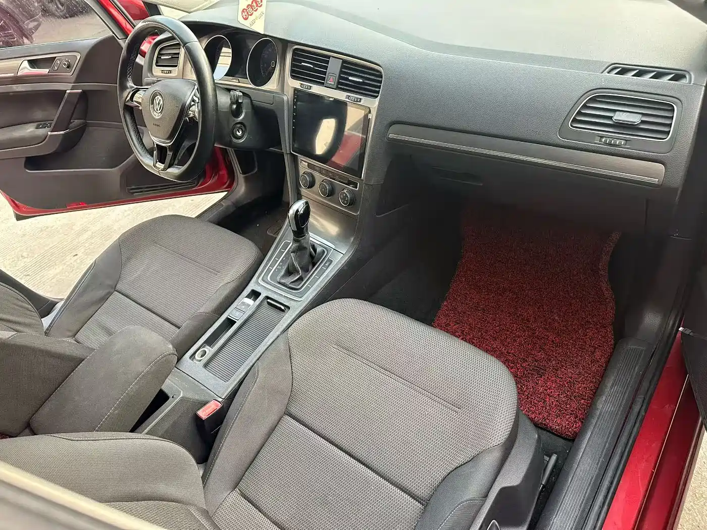Volkswagen Golf 2014 1.6L Automatic Comfort фото 8