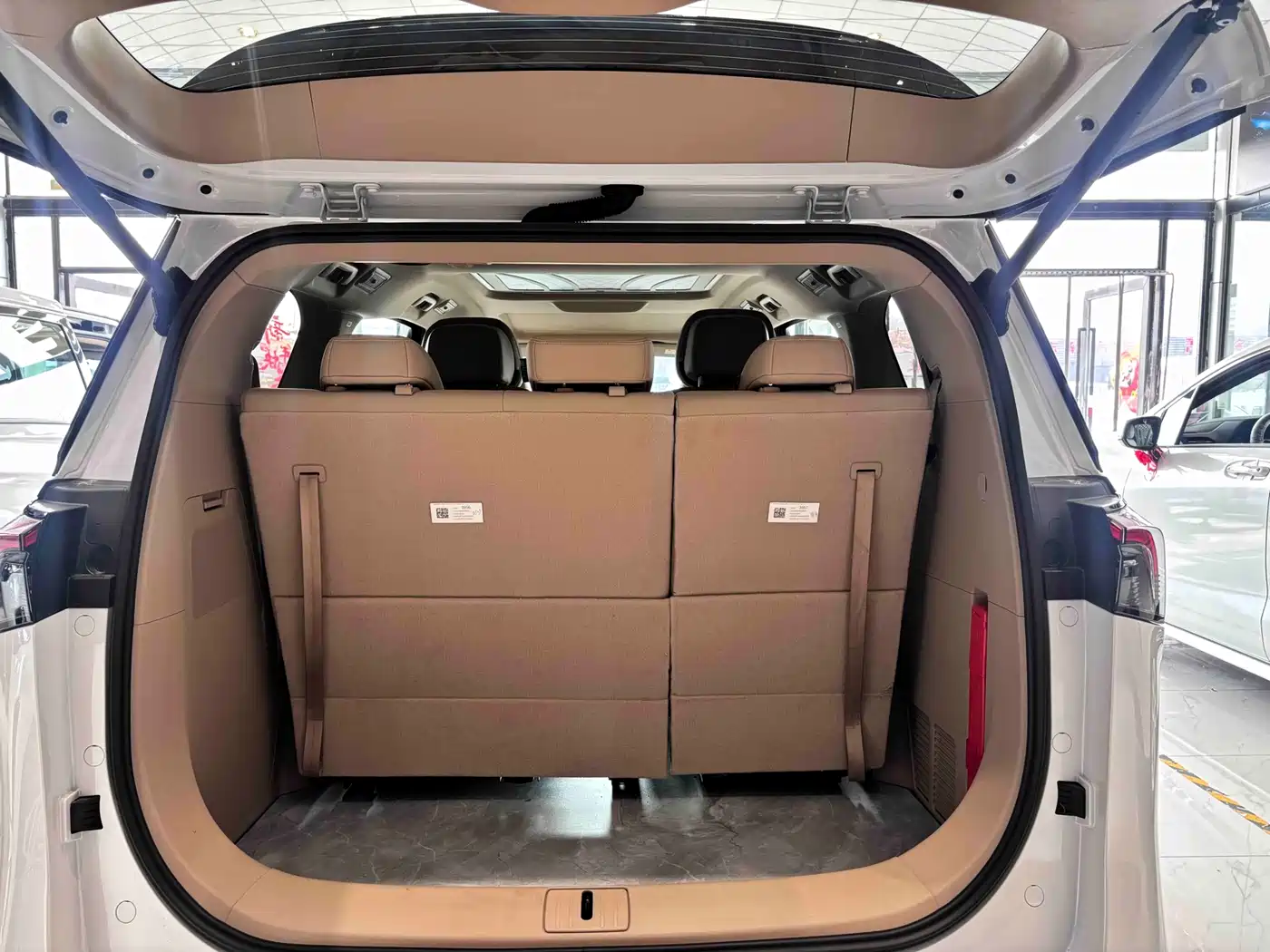 Buick GL8 2025 Land Business Class Comfort DG Edition фото 7