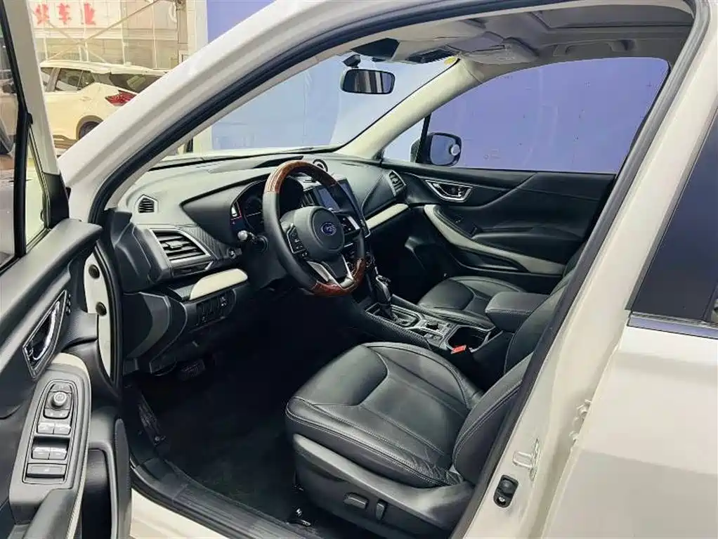 Subaru Forester 2022 2.0i AWD Luxury Edition with EyeSight фото 9