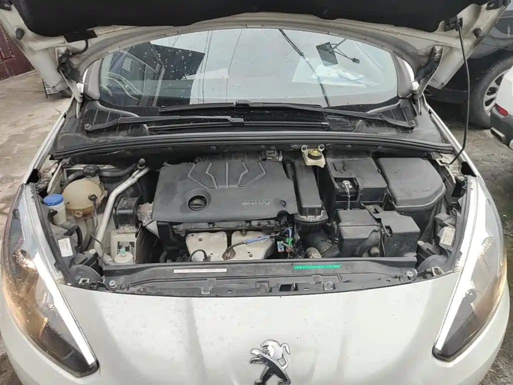 Peugeot 308 2014 Model Joy Edition Classic 1.6L Automatic Superior Style фото 20