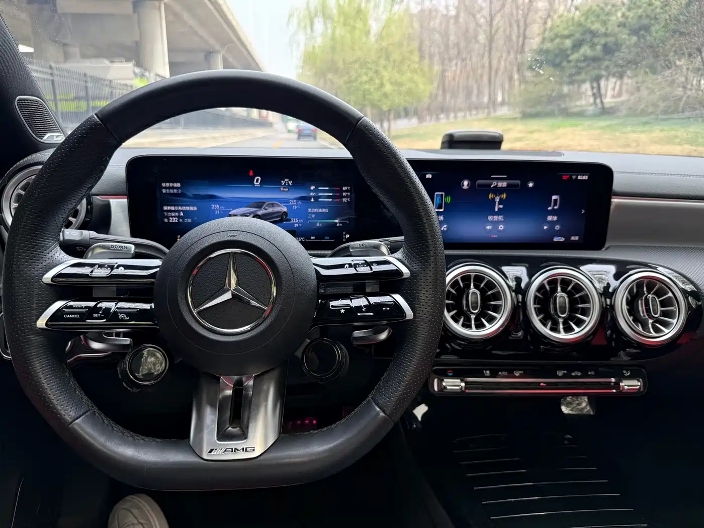 Mercedes-Benz A-Class AMG 2024 AMG A 35 L 4MATIC фото 9
