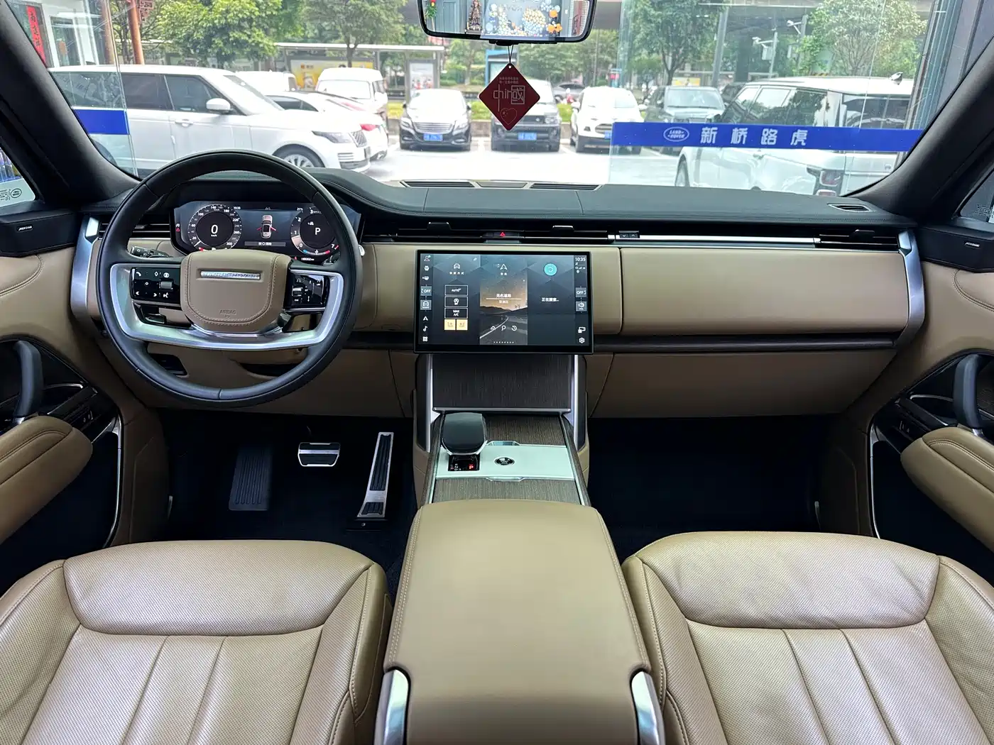 Land Rover Range Rover 2025 3.0 L6 400PS Flourishing Era Extended Wheelbase фото 5
