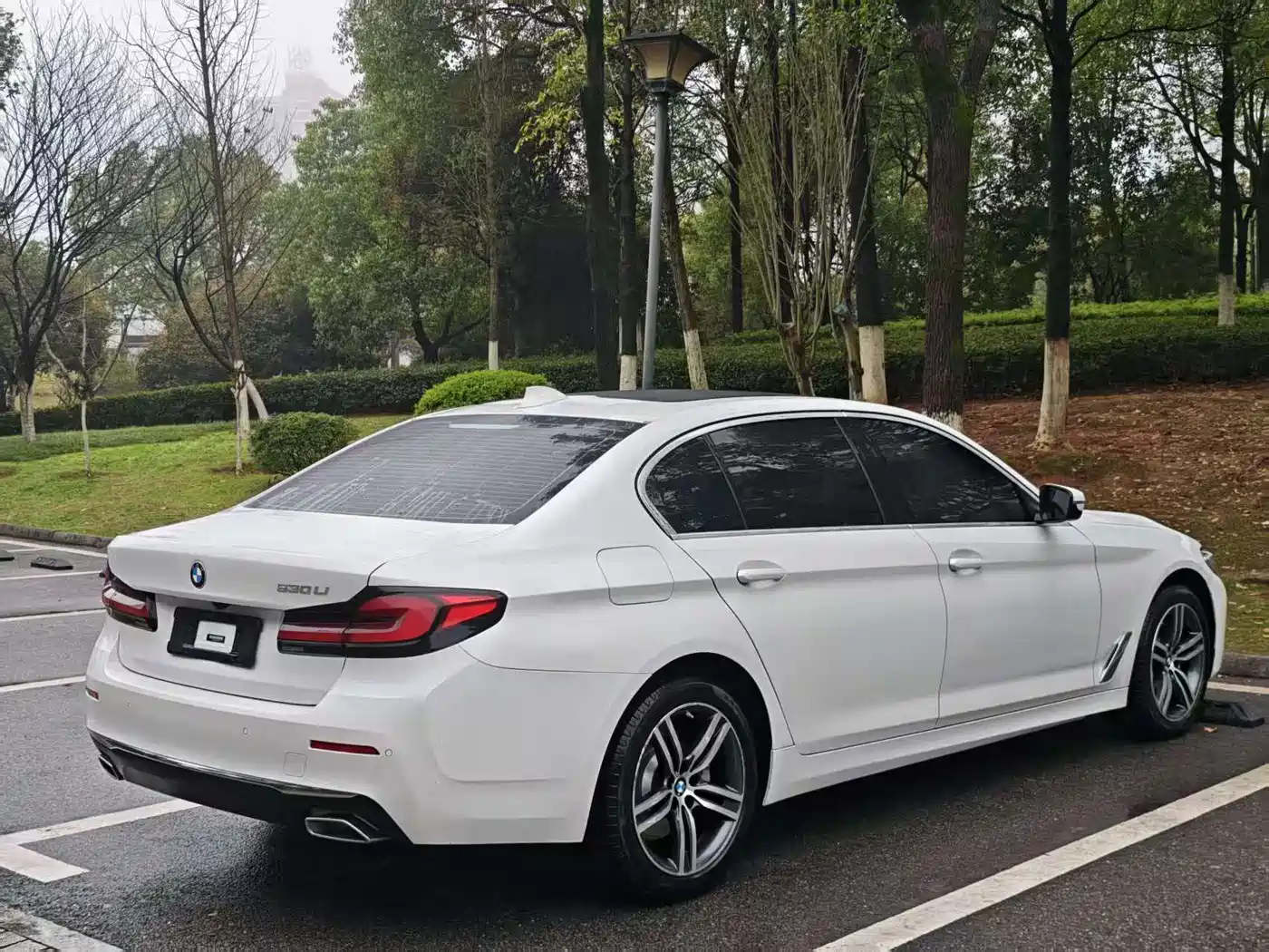 BMW 5 SERIES