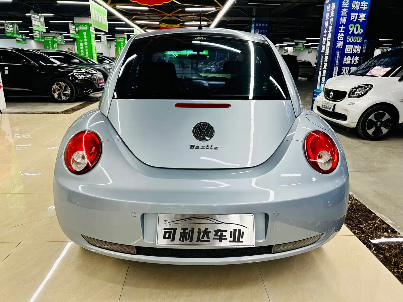 Volkswagen Beetle 2010 1.8T BlackOrange Luxury Edition фото 4