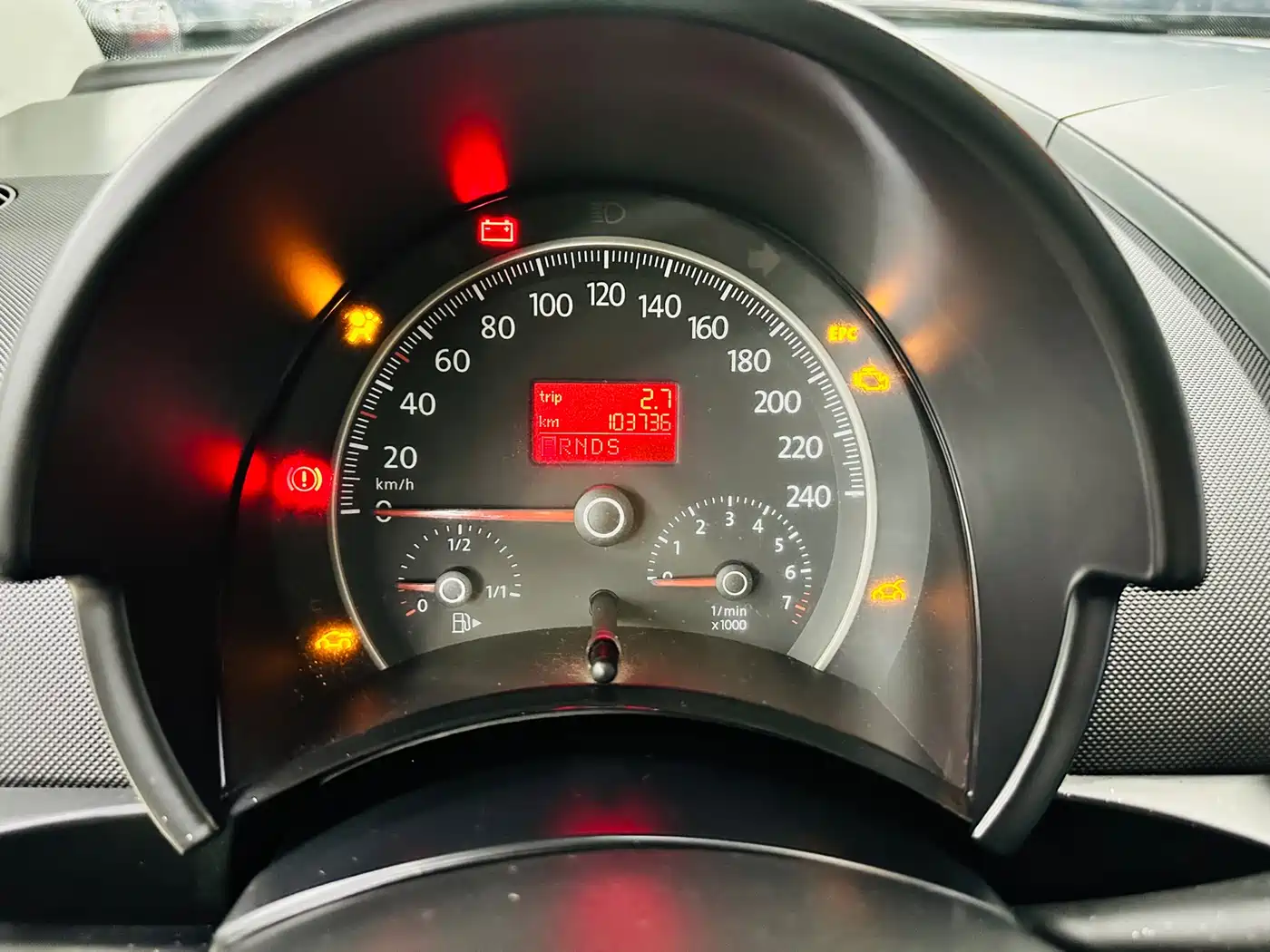 Volkswagen Beetle 2010 1.8T BlackOrange Luxury Edition фото 27