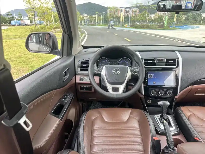 Dongfeng Fengxing Fengxing SX6 2017 2016 1.6L CVT Luxury
