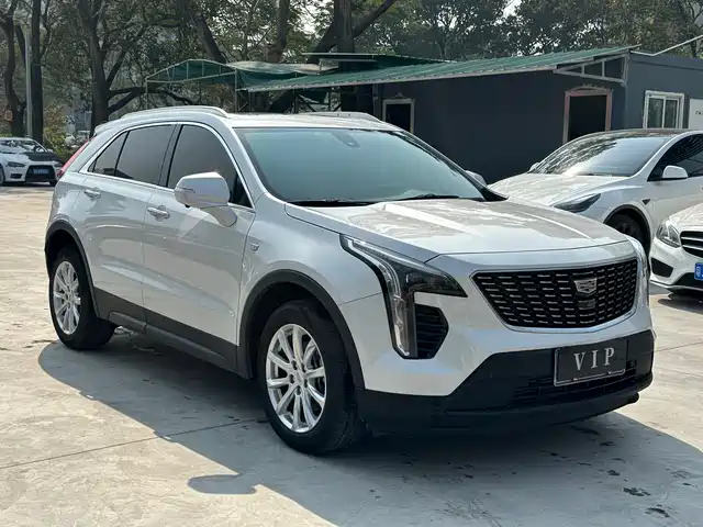 CADILLAC XT4