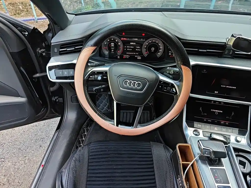Фото 3 - Audi A6L
