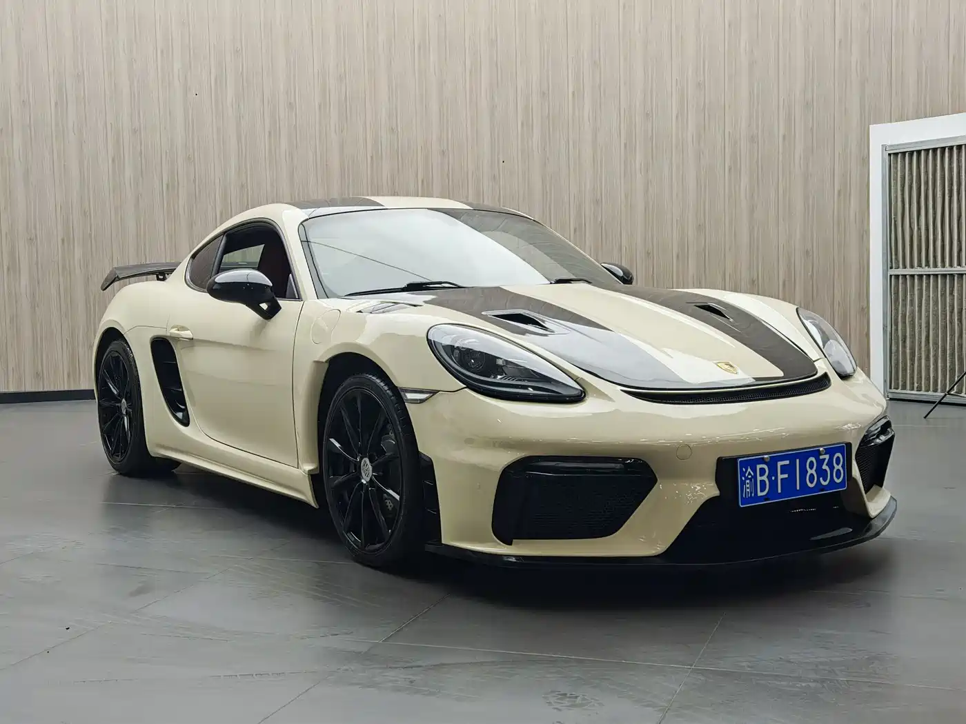 Porsche 718 2016 Cayman 2.0T фото 3