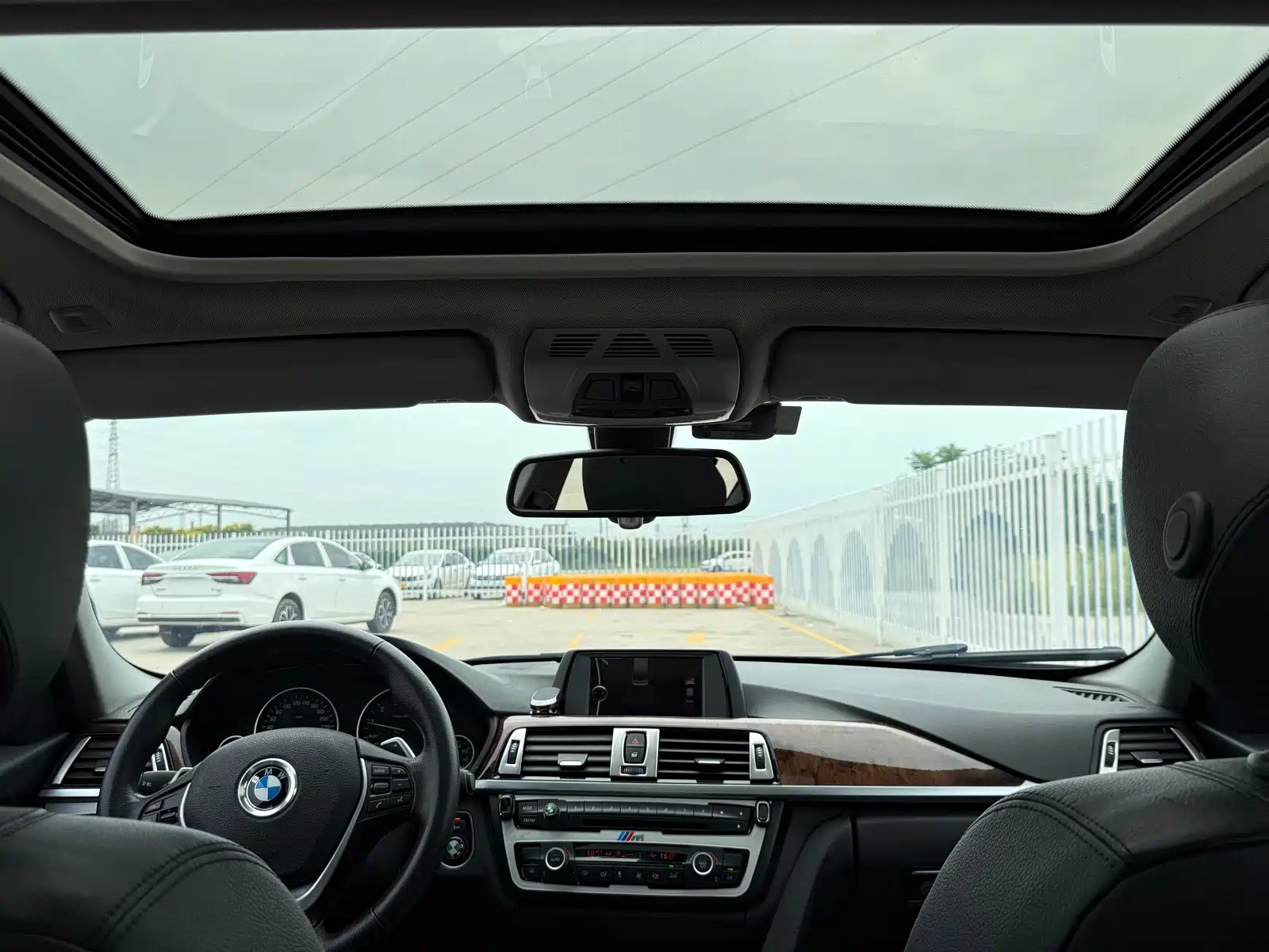 Photo 11 - BMW 3 Series