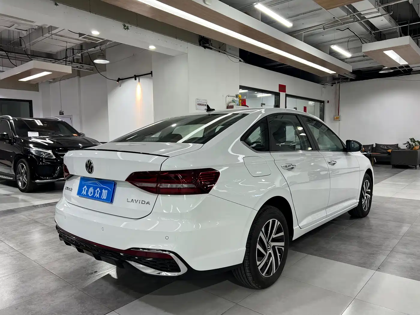 Volkswagen Lavida 2024 Model 300TSI DSG Starlight Leading Edition фото 7