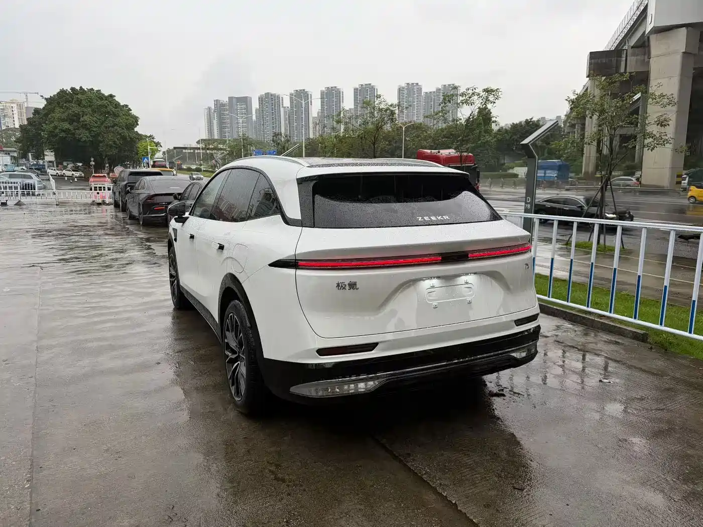 ZEEKR 7X 2026 2026 Model 75kWh RWD Smart Driving Edition