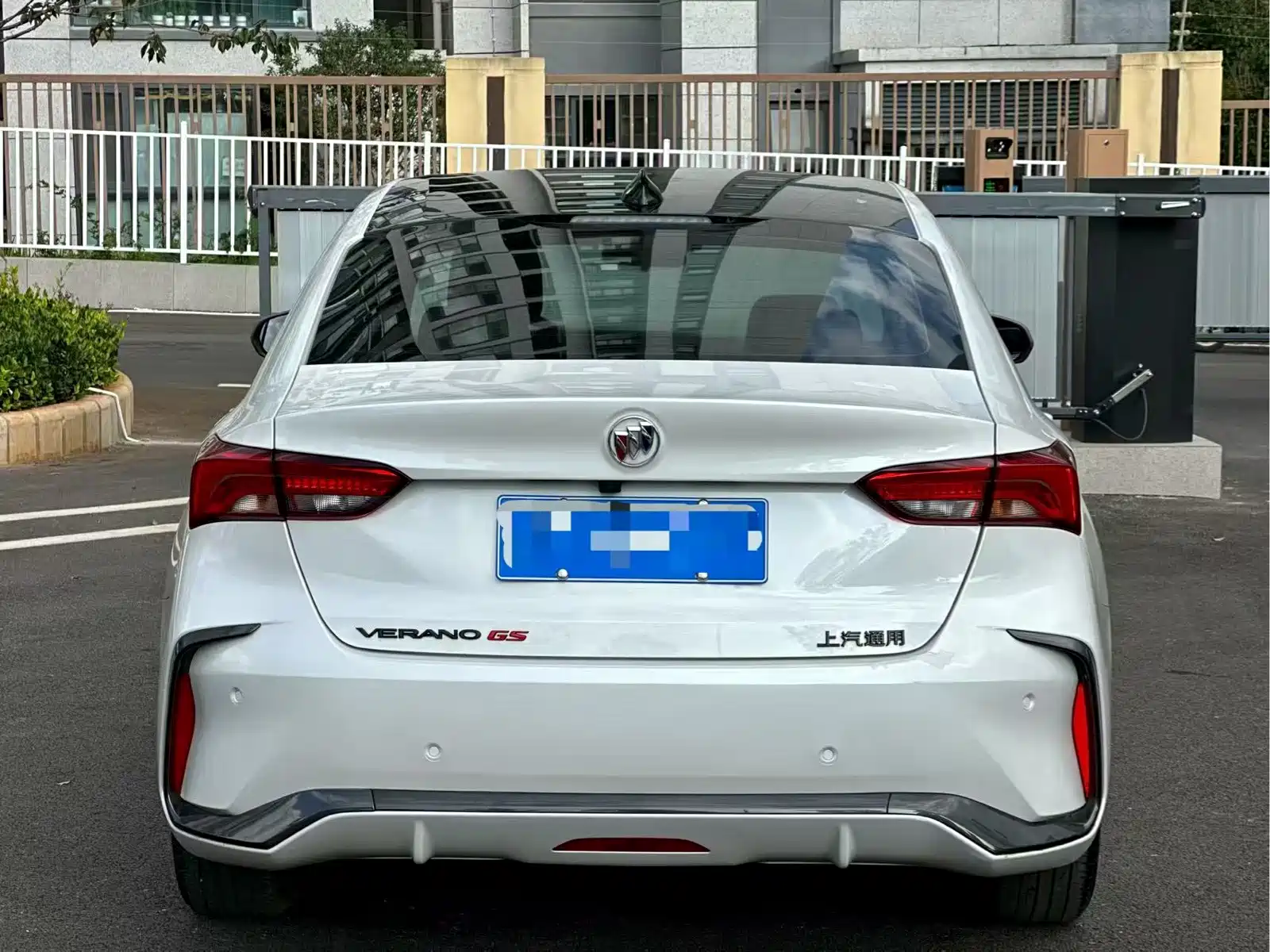 Photo 5 - Buick Verano