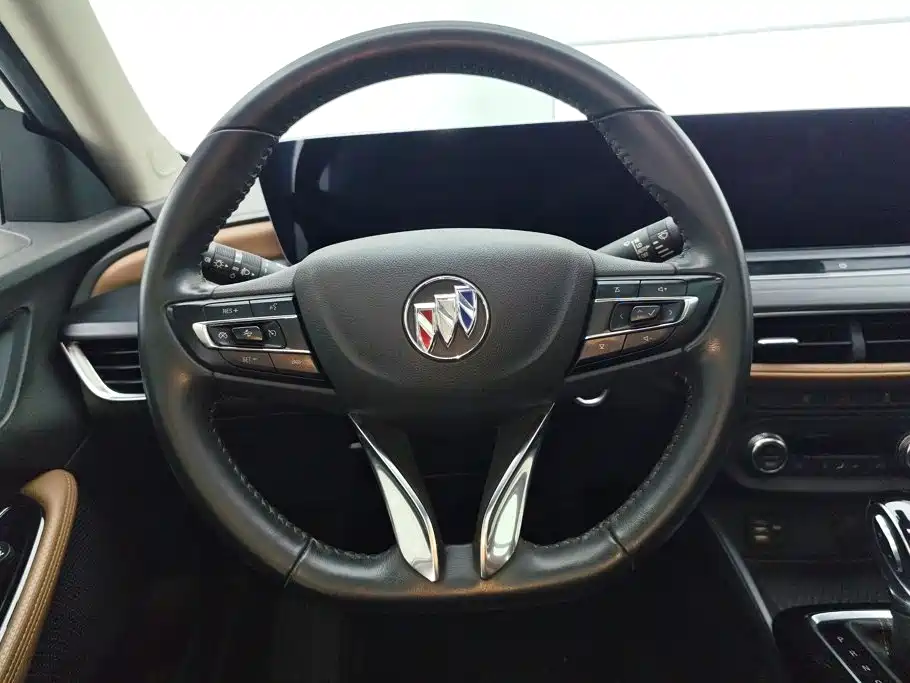 Photo 15 - Buick Verano