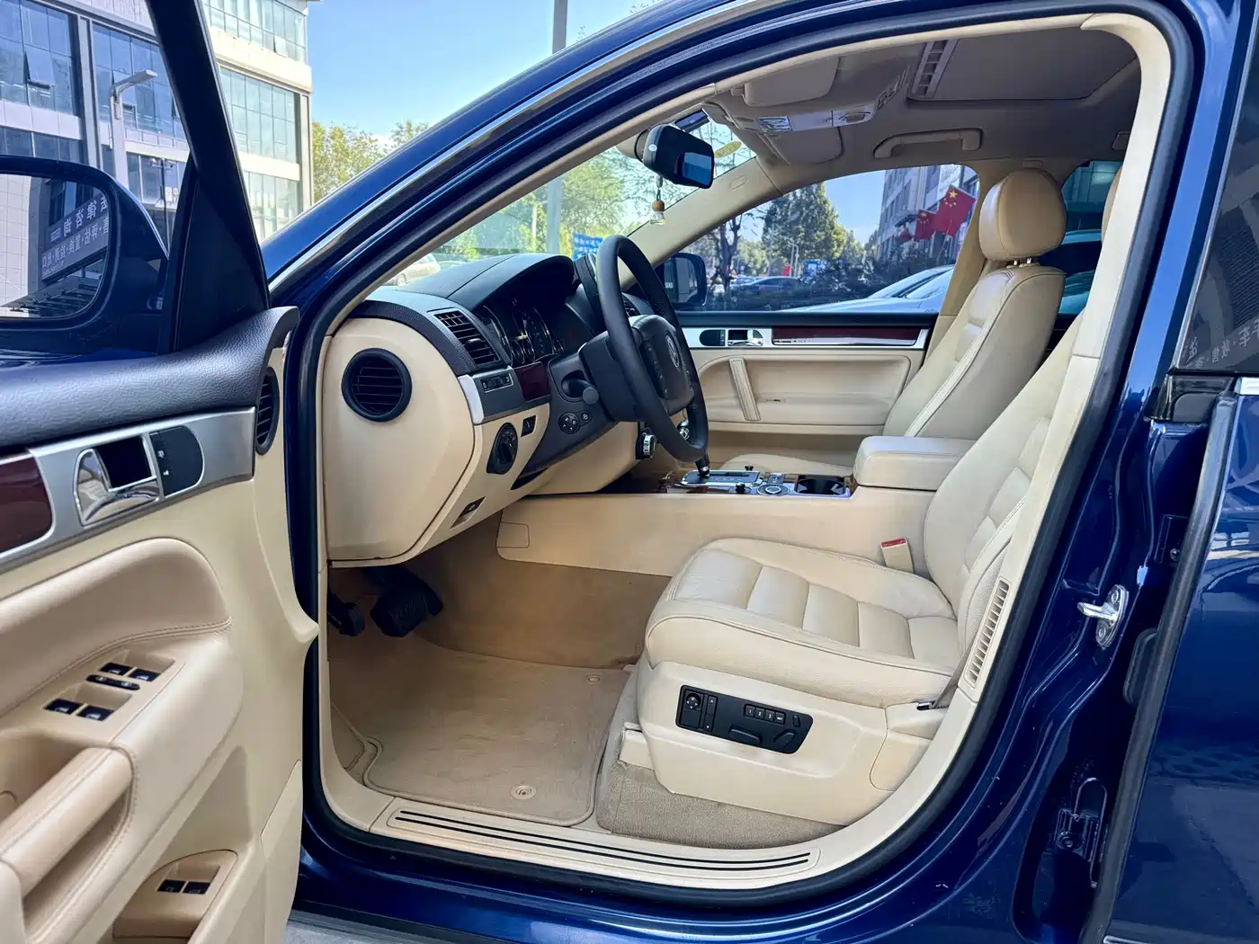 Volkswagen Touareg 2005 2004 Model 3.2L Standard Edition