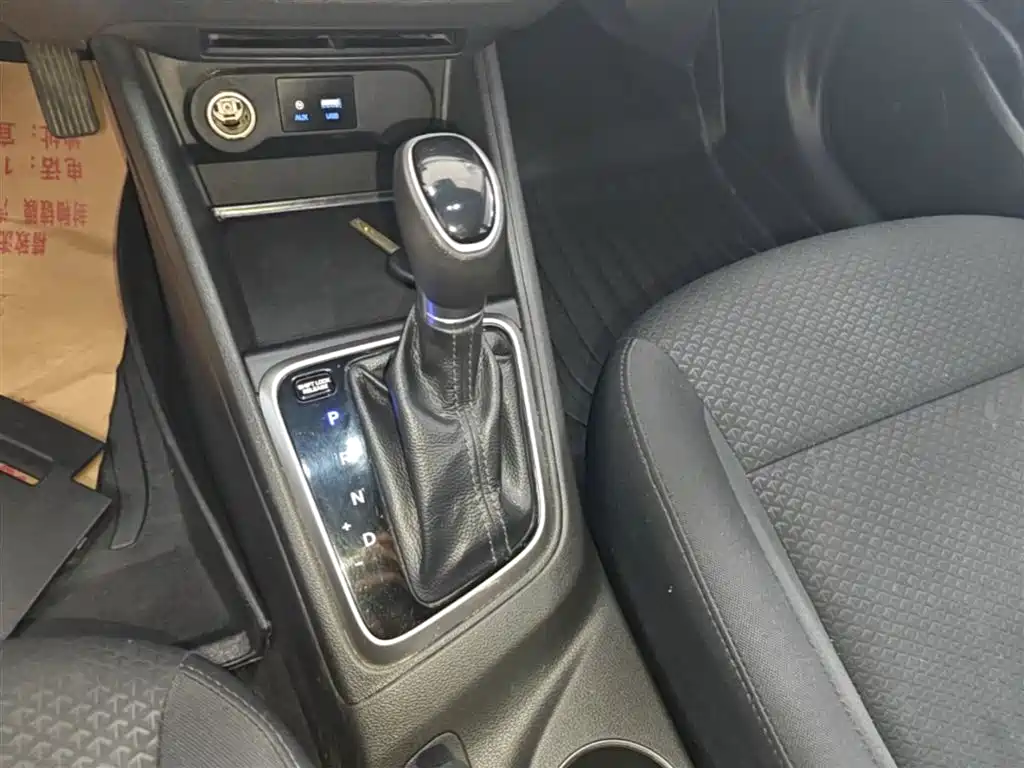 Hyundai Verna 2016 1.4L Automatic Cool Edition GLS фото 14