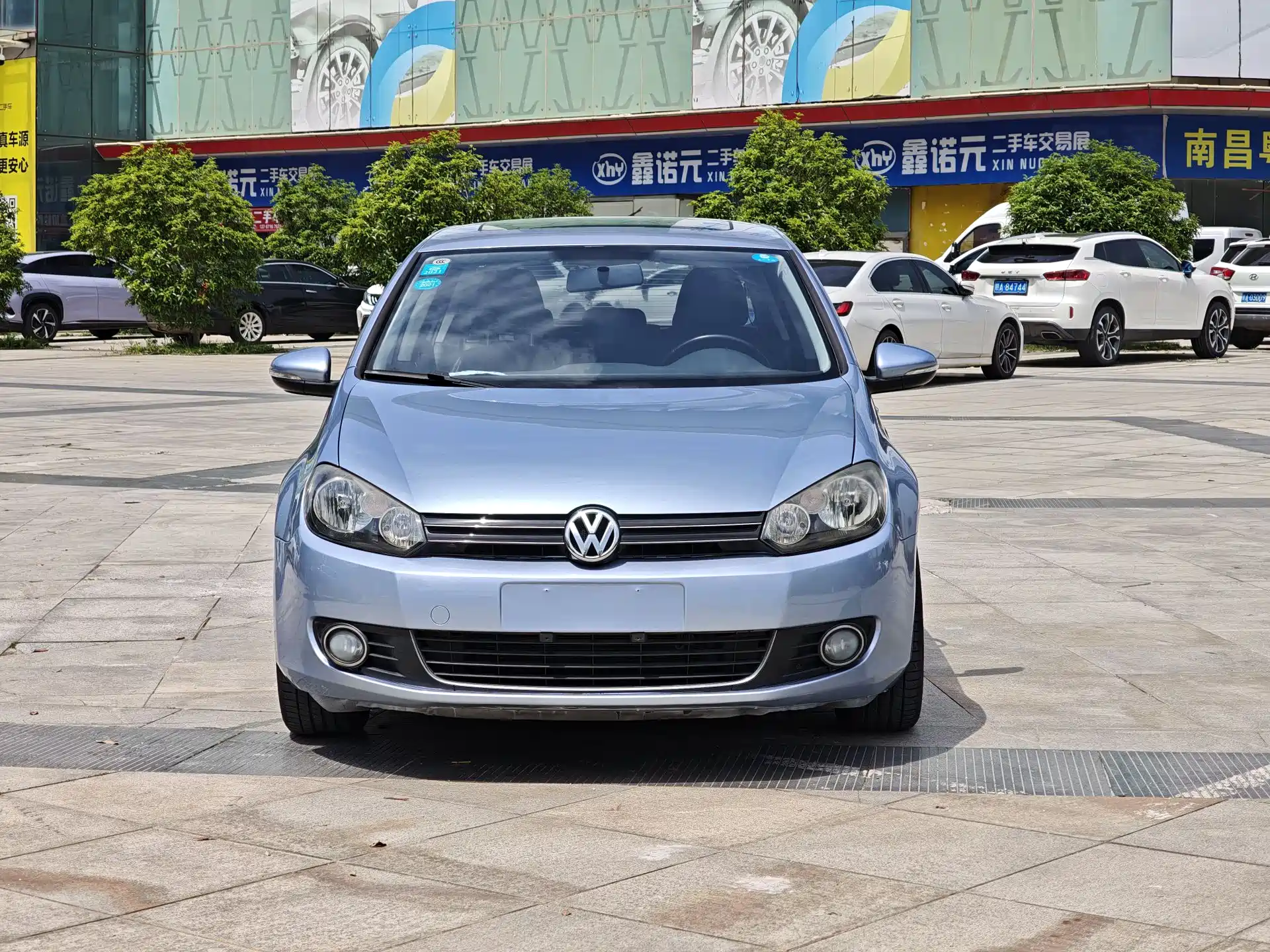 Фото 2 - Volkswagen Golf