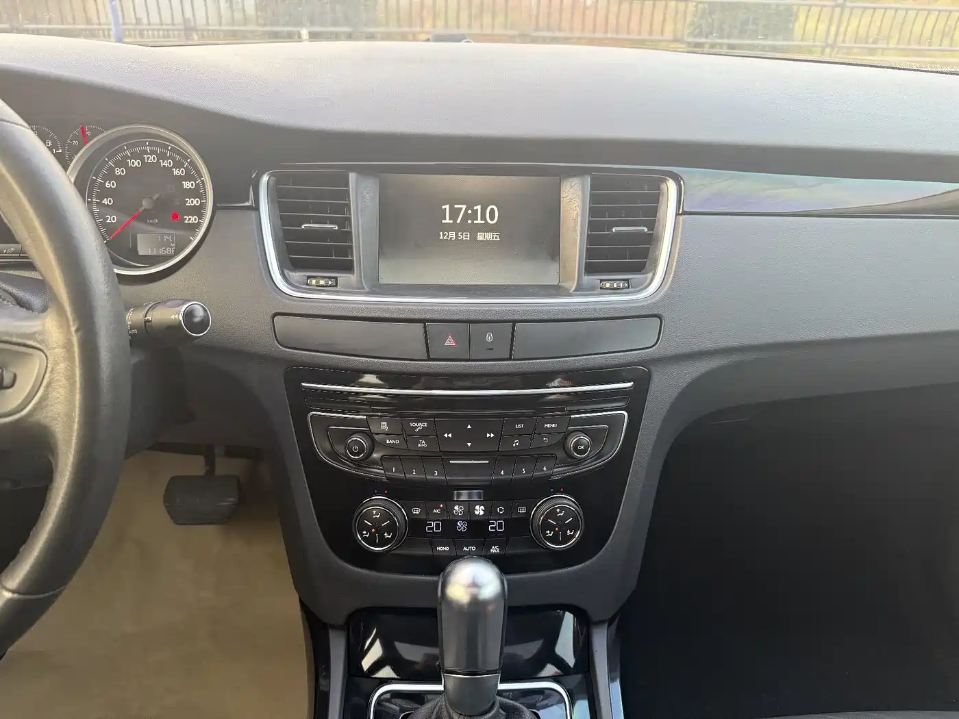 Peugeot 508 2016 1.6THP Automatic Smart Edition фото 16
