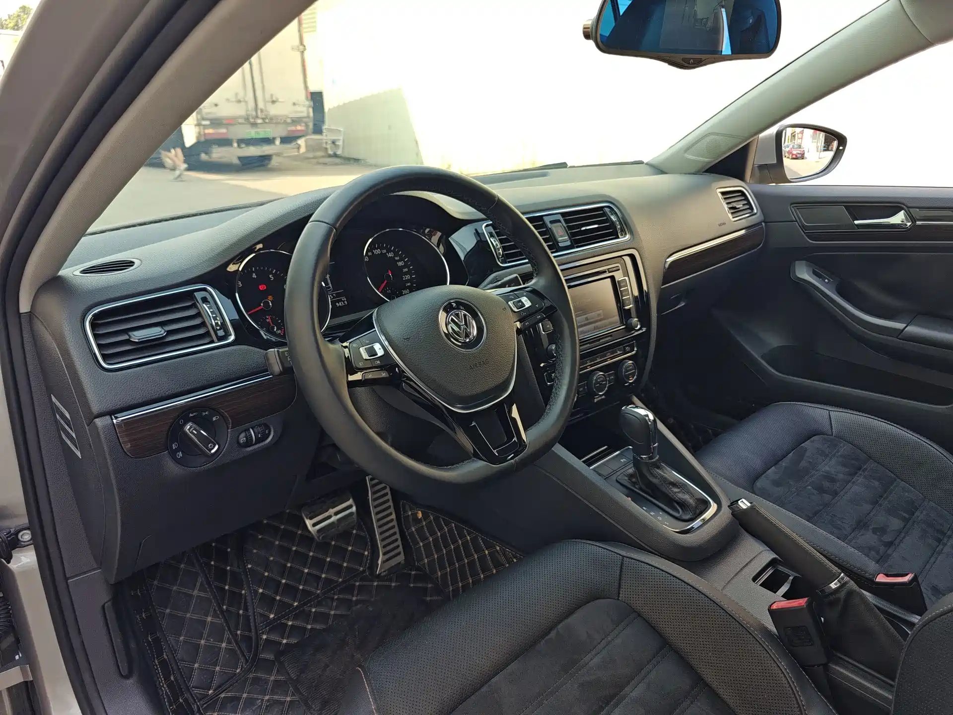 Фото 20 - Volkswagen Sagitar
