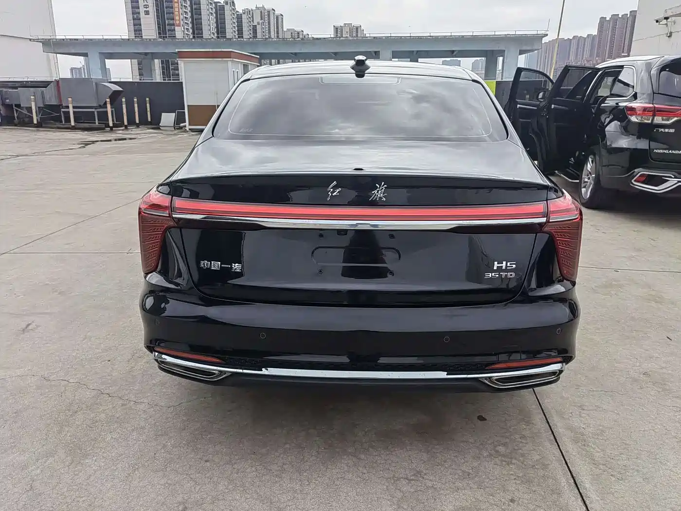 Hongqi H5 2023 1.5T DCT Smart Connect Flag Rhythm фото 13