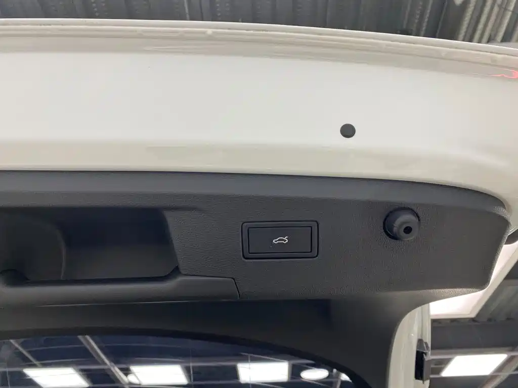 Volkswagen Tiguan X 2022 2023 Facelift 330TSI FWD Prestige Flagship