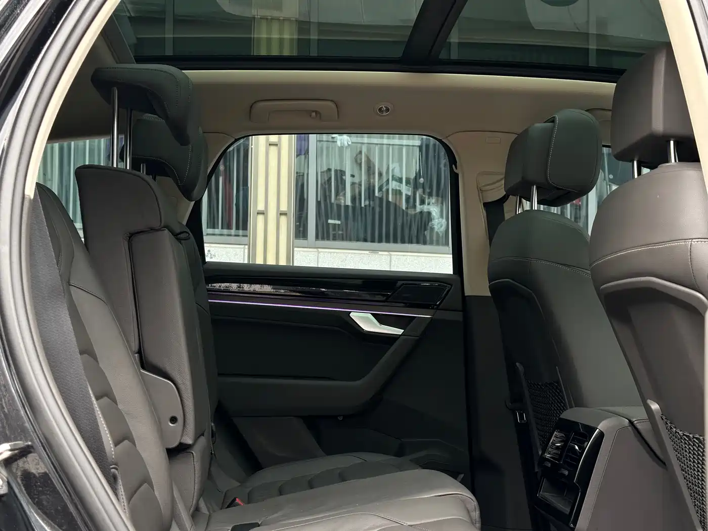 Volkswagen Touareg 2019 3.0TSI Sharp Edge Edition China VI фото 7