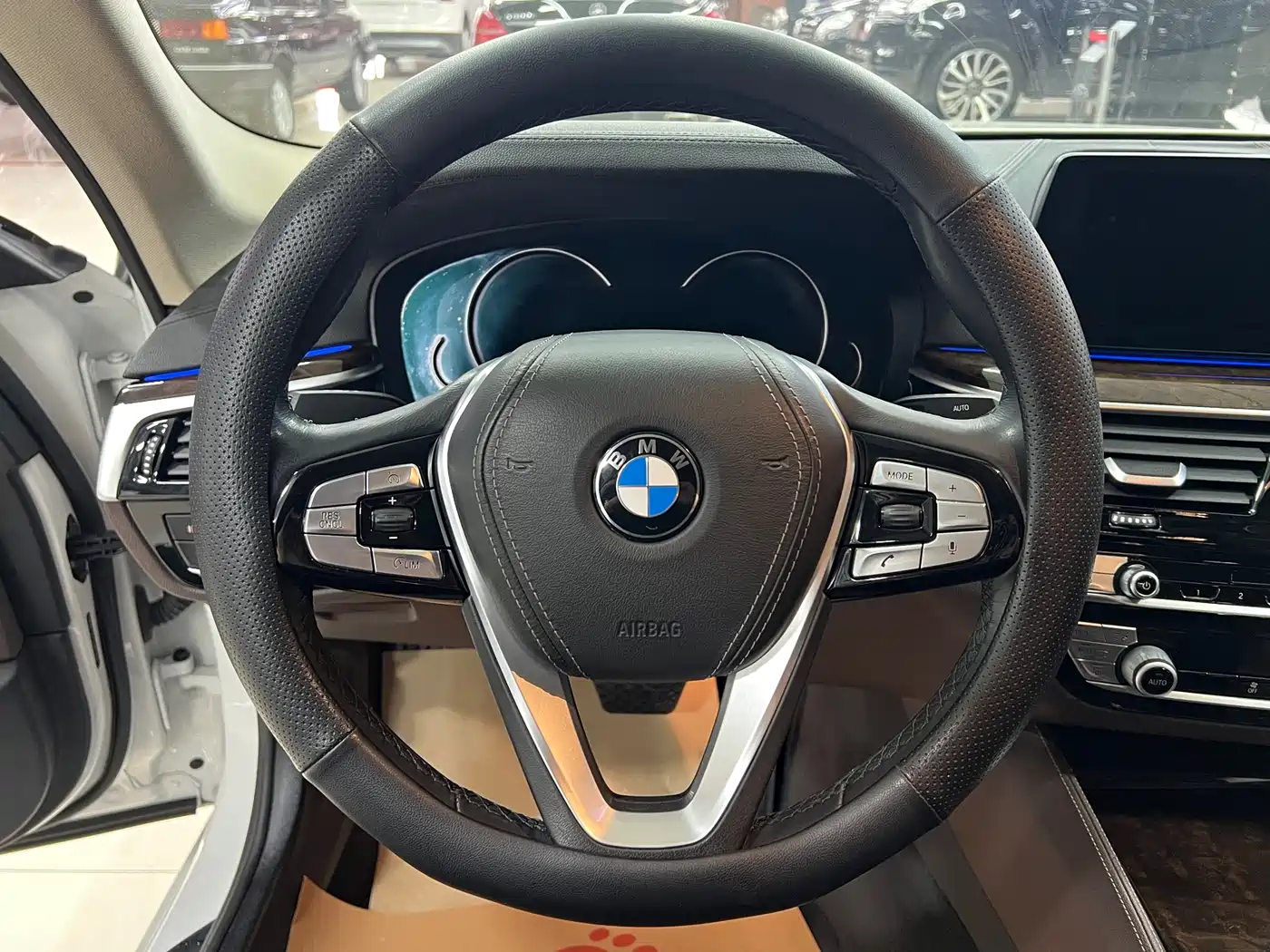 BMW 5 Series 2018 525Li Luxury Package фото 12