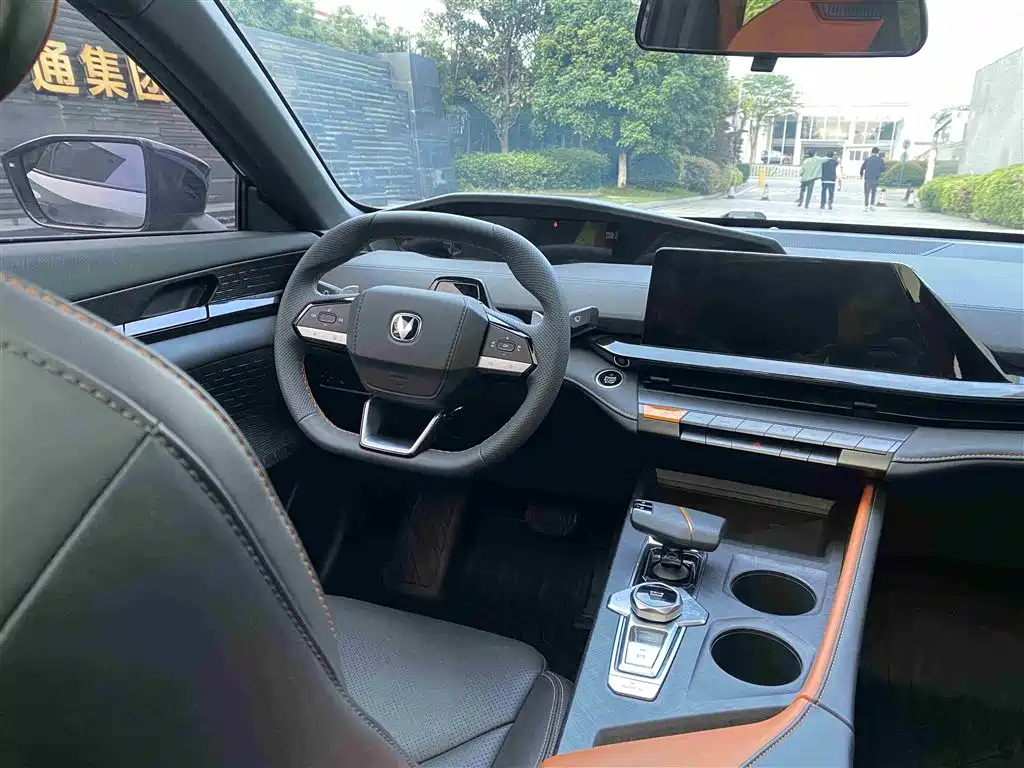 CHANGAN UNI-V