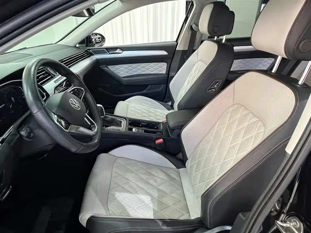 Volkswagen Magotan 2023 Model 2 Million Commemorative Edition 330TSI DSG Luxury фото 15