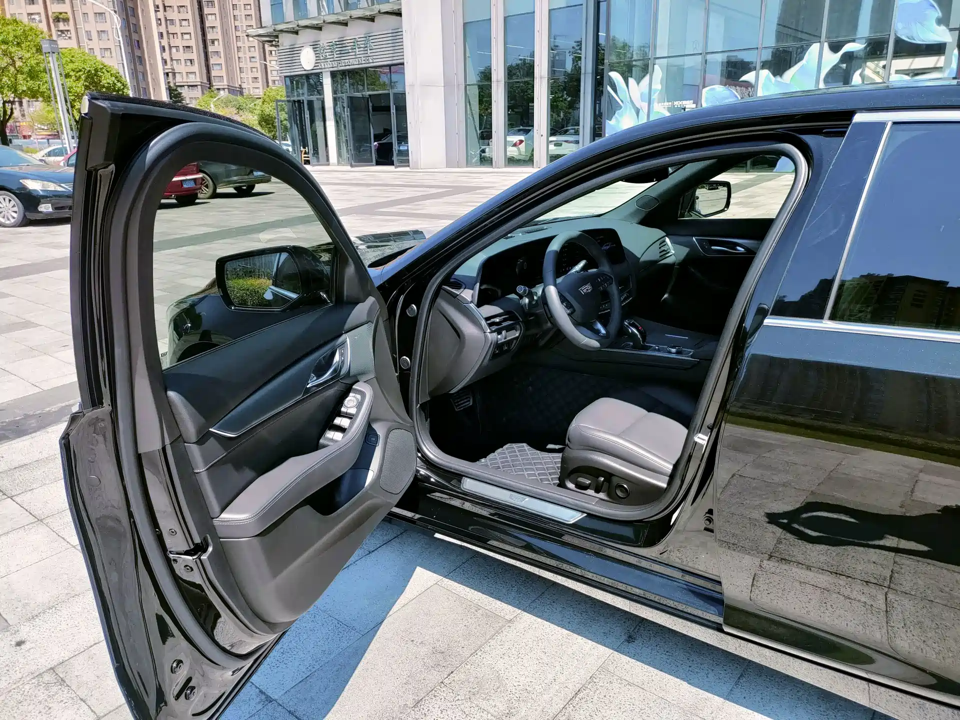 Photo 11 - Cadillac CT5