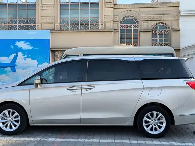 Buick GL8 2017 ES 28T Premium China V — фото 5