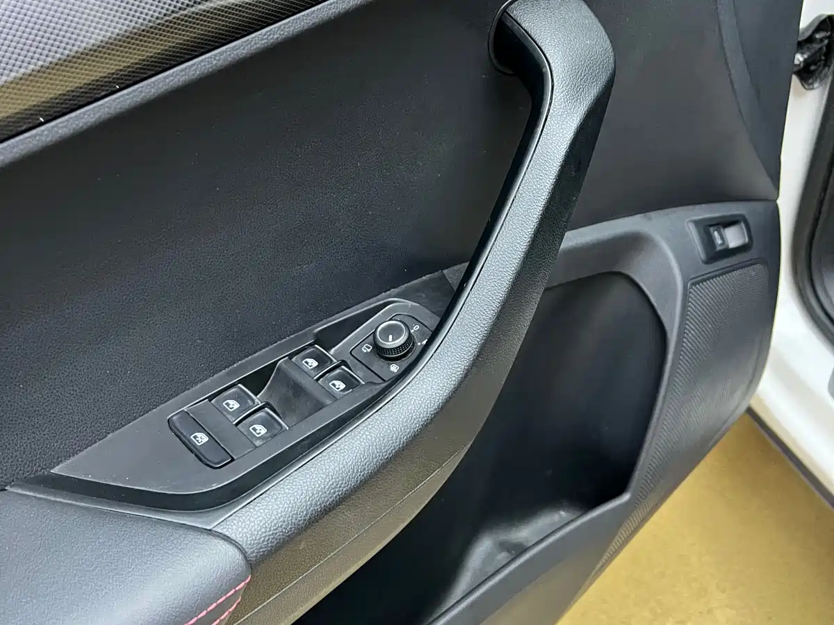 Škoda Karoq 2022 TSI280 Premium фото 16
