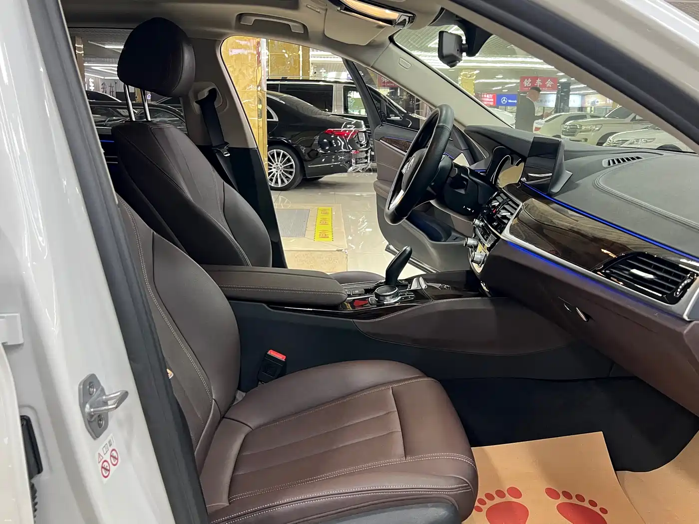 BMW 5 Series 2018 525Li Luxury Package фото 8