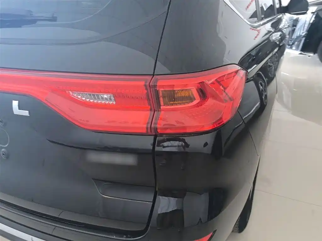 Haval M6 2023 PLUS 1.5T DCT Elite Smart Connect фото 8
