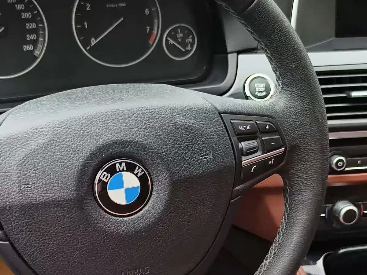 BMW 5 Series 2013 520Li Elegance фото 11