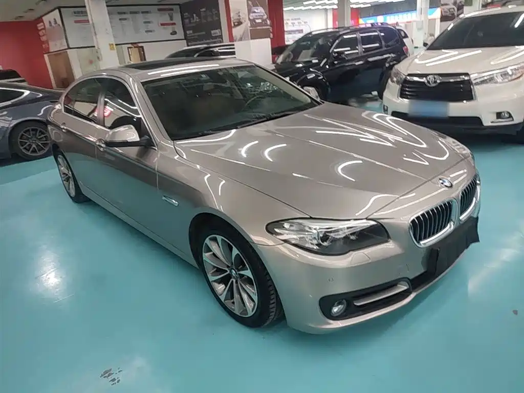 BMW 5 Series 2017 525Li Leading Edition фото 4