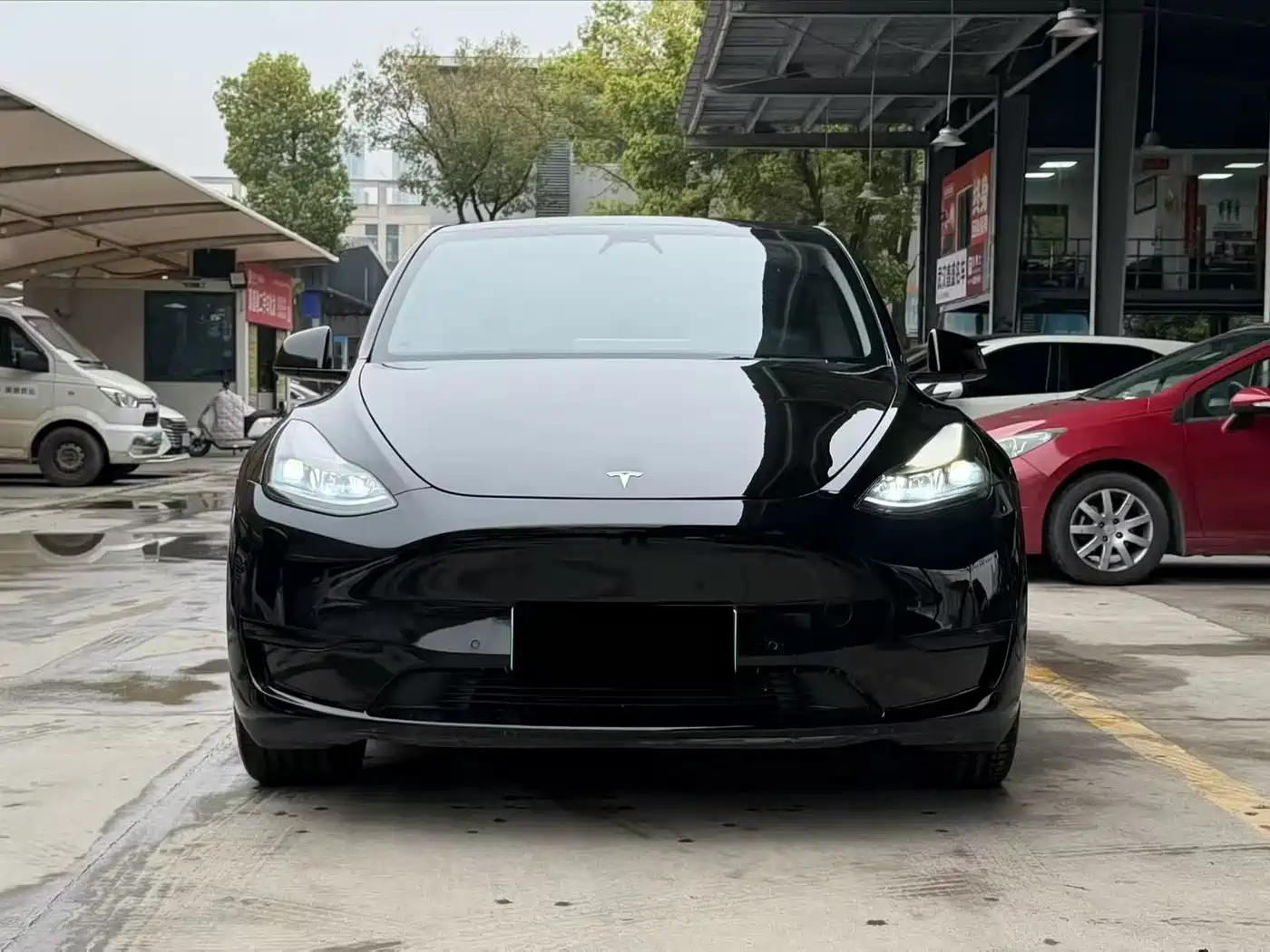 TESLA MODEL Y
