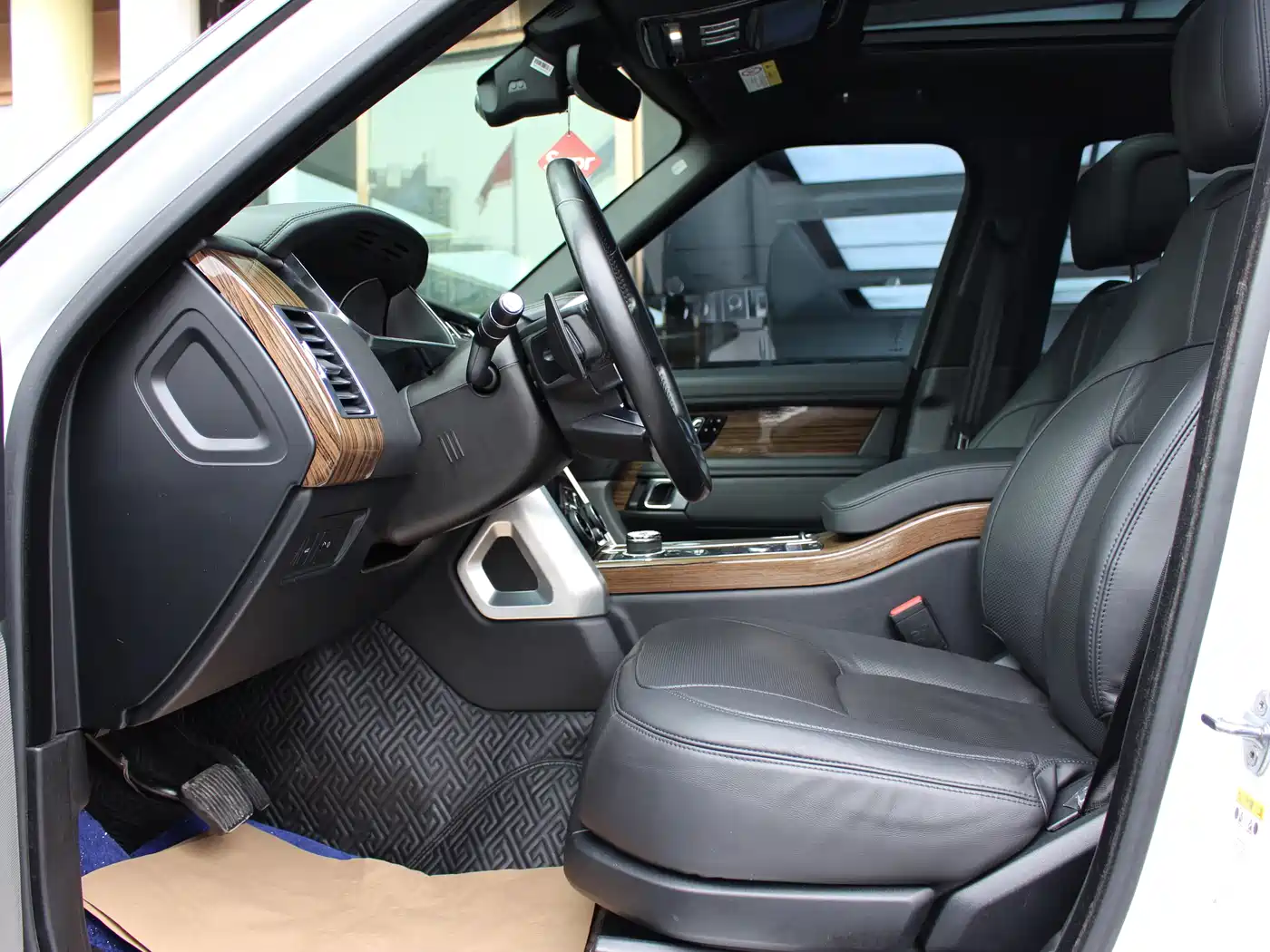 Land Rover Range Rover 2018 3.0 SC V6 Vogue Heritage Extended Edition фото 6