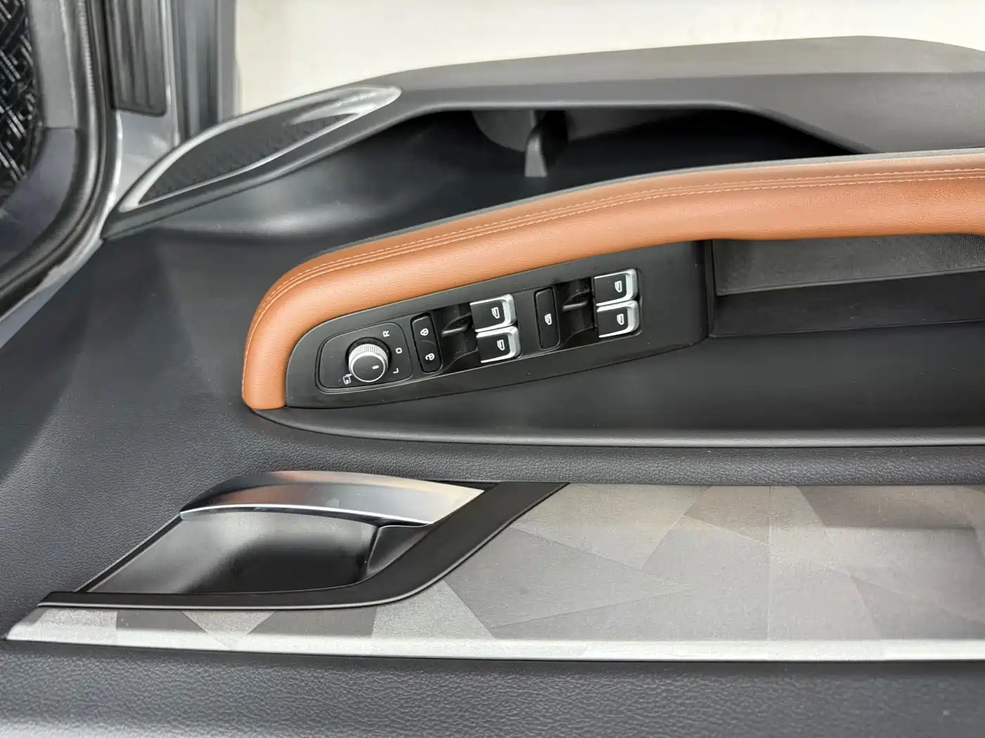 GEELY AUTOMOBILE VISION X6