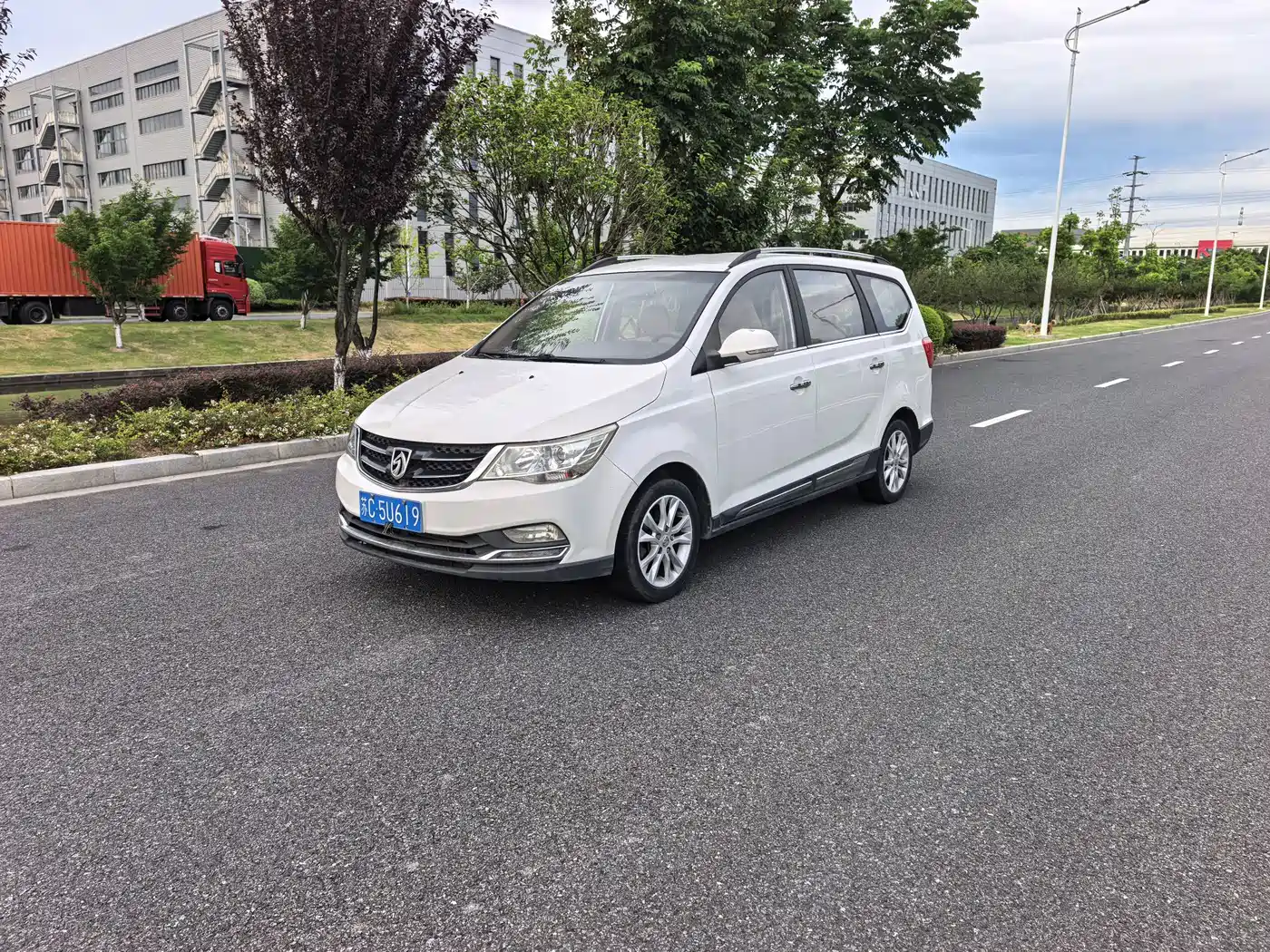 Baojun 730 2015 2016 1.5L Manual Comfort 7-seater China V