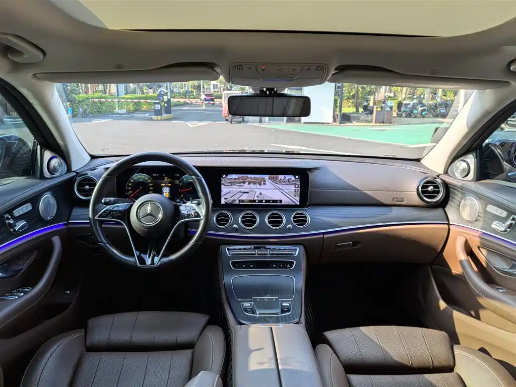 MERCEDES-BENZ E CLASS