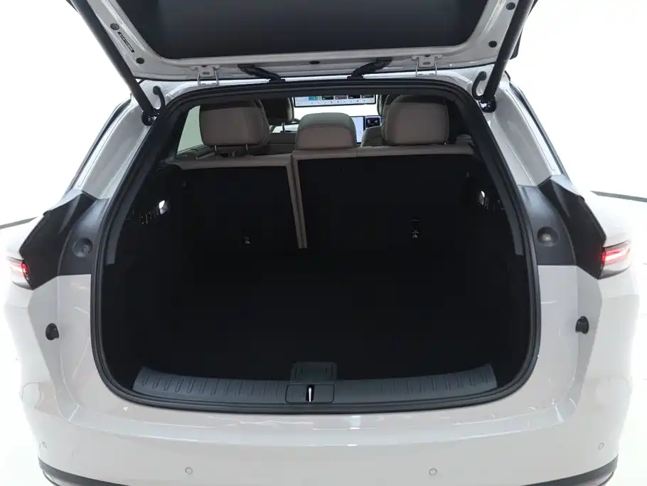 Li Auto i6 2026 2025 4WD Base Model
