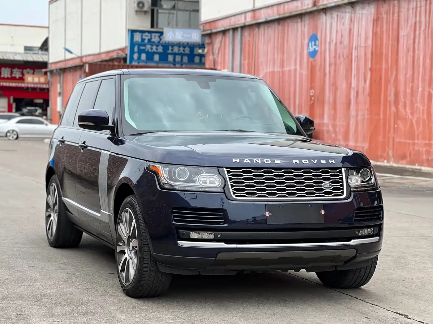 Land Rover Range Rover 2015 3.0 TDV6 Vogue фото 4