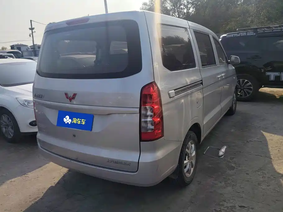 Wuling Motors Wuling Hongguang V 2022 2022 1.5L Dynamic Luxury Edition Hydraulic Power Steering LAR