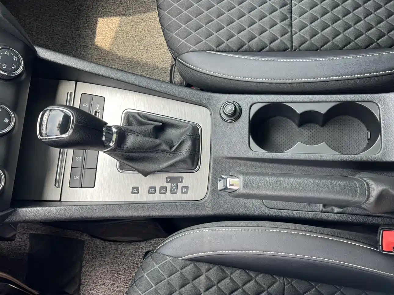 Škoda Octavia 2020 1.5L Automatic Smart Luxury Edition фото 11